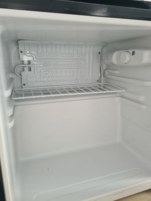 Frigider mic , 2 bucati