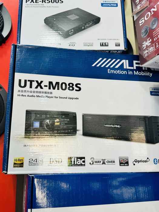 Alpine UTX-M08S Hi-Res audio