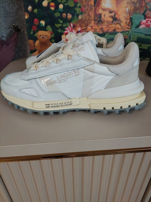 Продам кроссовки  Lacoste.