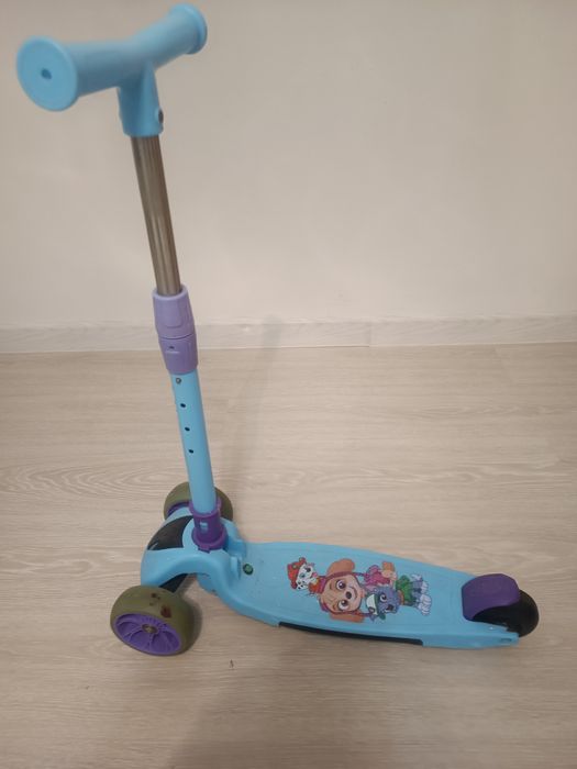 Самокат на 3-4 годика