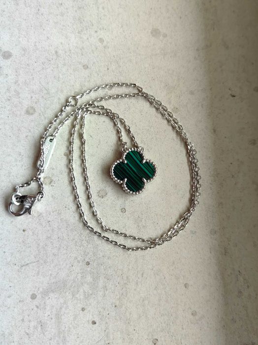 Дамско колие в розово злато с детелина от зелен малахит Van Cleef VCA