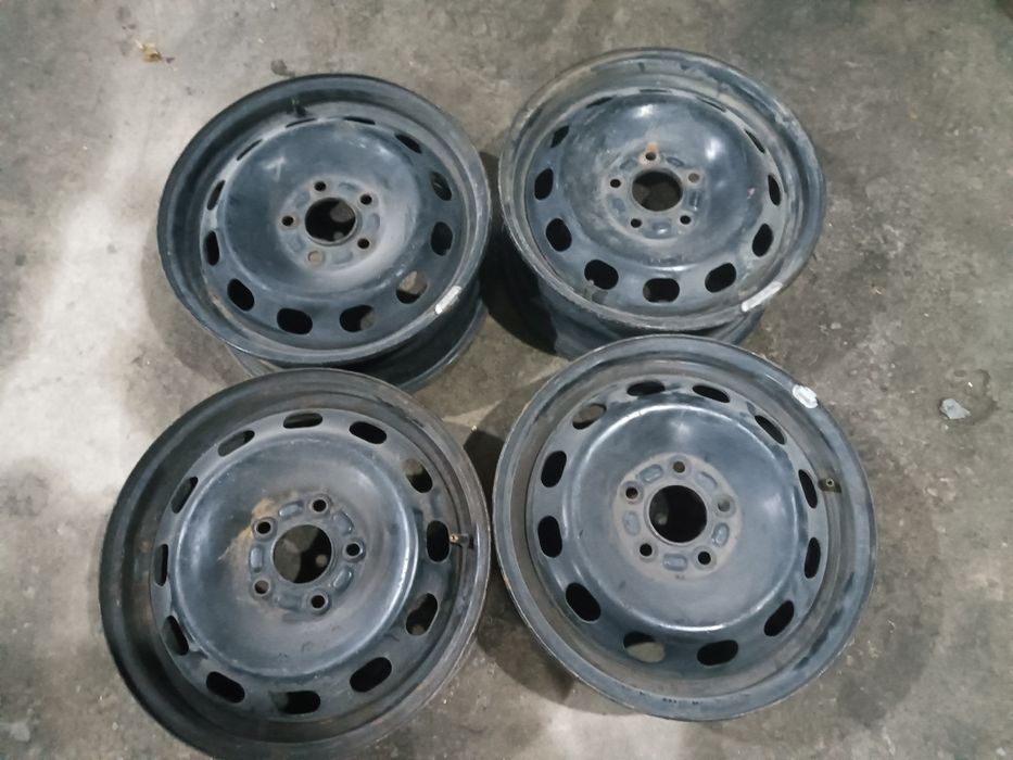 Продам диски R15 форд. 4шт комплект.