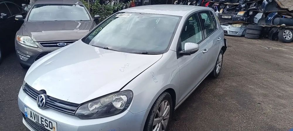 Dezmembrari / Dezmembrez VW Golf 6 1.6 CAYC cutie viteze manuală cod culoare LA7W