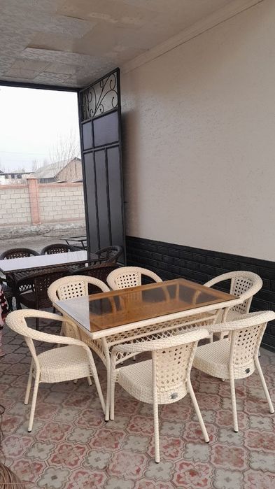 Stol stul tayori bor