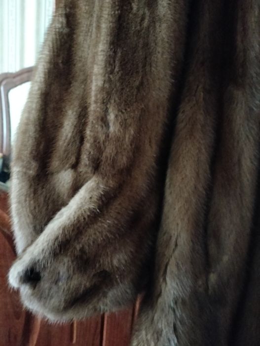 Продам норковую шубу