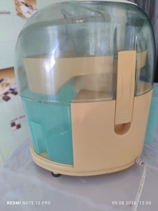 Продам соковыжималку.