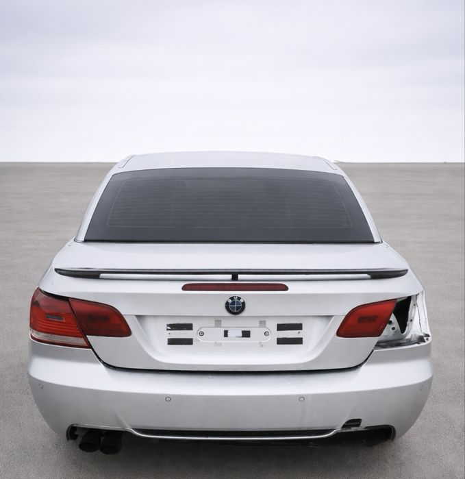 Dezmembrez BMW 330d E93 231cp,M Pack,Recaro piele rosie,Navigatie CCC