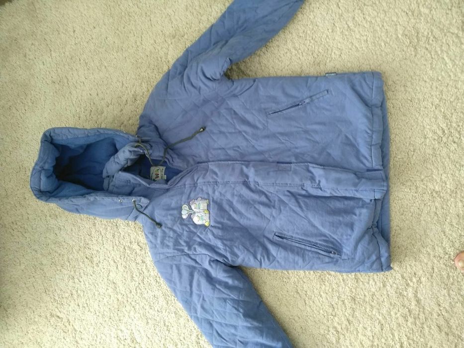 Продам детские куртки.