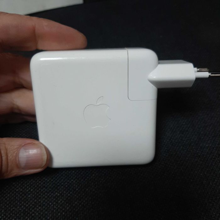 Оригинално Зарядно за лаптоп APPLE 20.3V/3A, 9V/3A or 5V/2.4A 61W