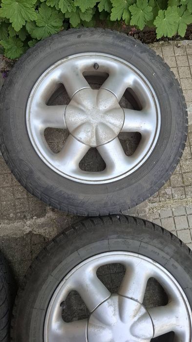 Джанти 15 с гуми за Рено