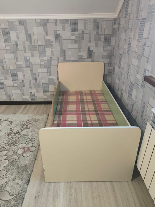 Детский гарнитур,шкаф-тумба,кравать