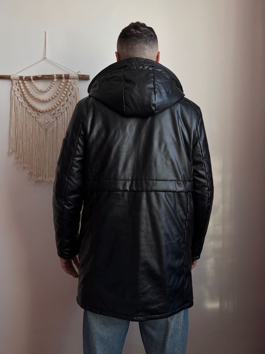 Продавам мъжко яке Colin's