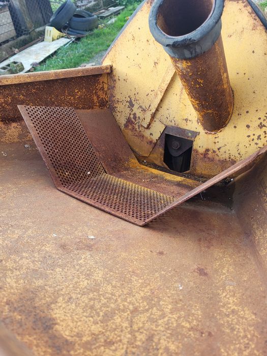 Vând moară pt cereale actionata la tractor