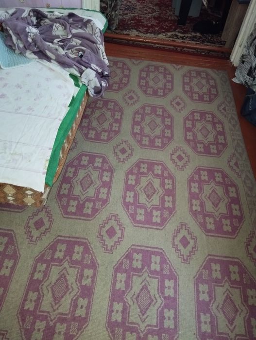 Палас большой ,шерстянной