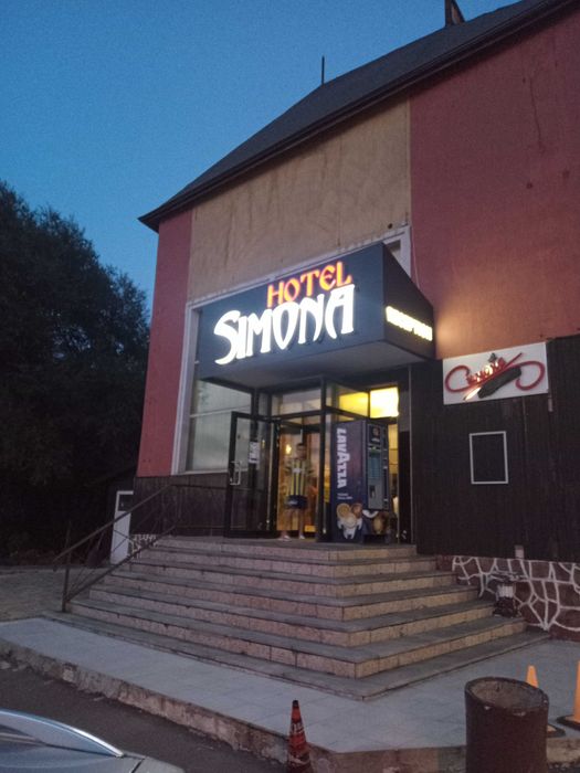 Светещи букви, табели, лога. Широкоформатен печат. Външна реклама.