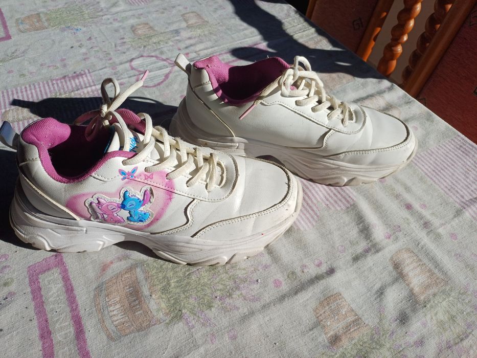 Маратонки за момичета Stitch