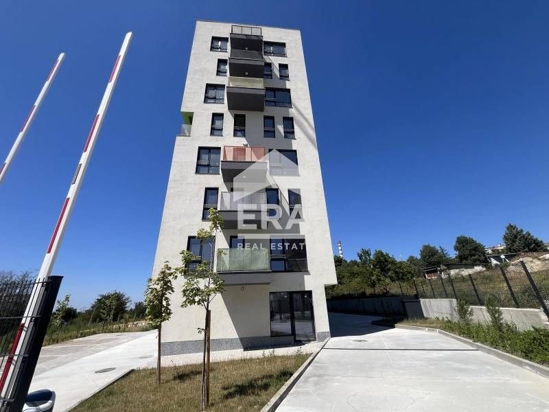 Продава се Четиристаен апартамент в Варна, Възраждане 1 - 174 кв.м за 821 €/кв.м - Снимка #2
