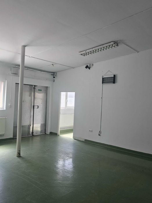 De închiriat spatiù comercial