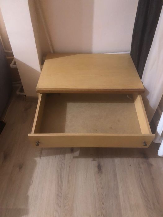 Шкаф с две големи чекмеджета