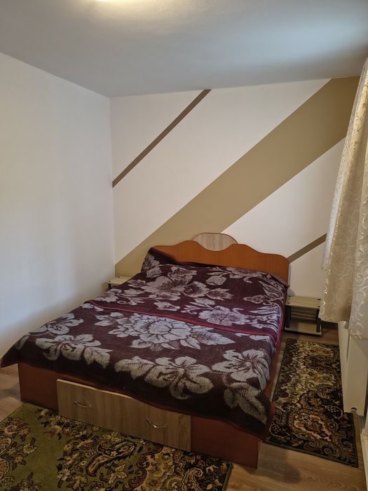 Apartament 3 camere de închiriat