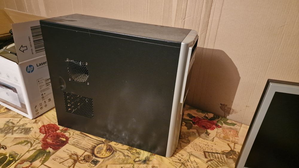 Продам корпус с какой-то мать платой