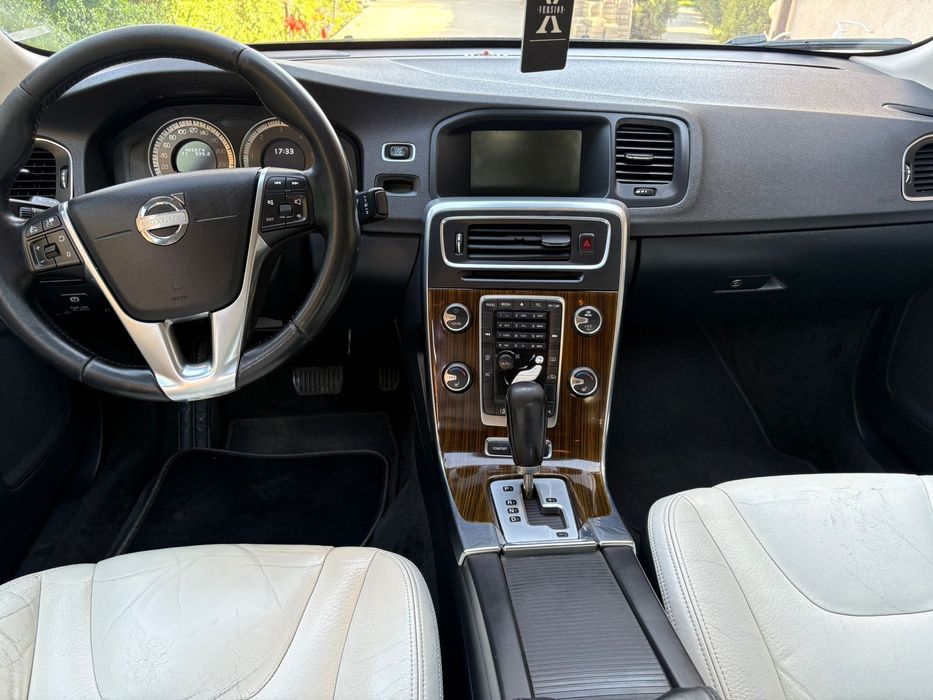 VOLVO S60 2012 Diesel Automat