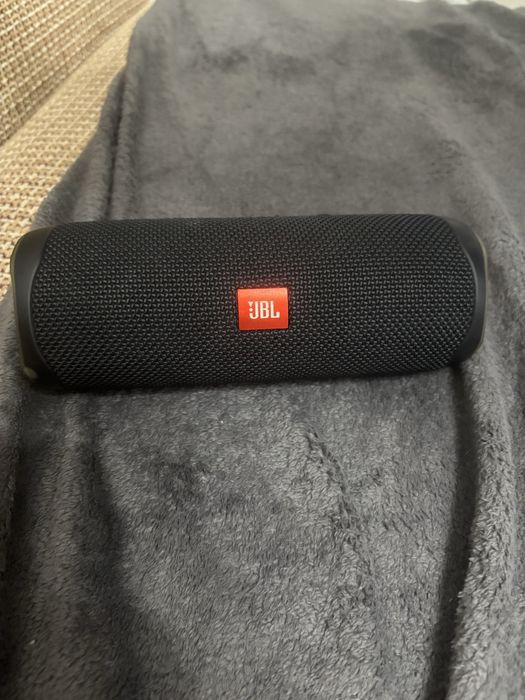 Продам колонку Jbl flip 5 оригинал