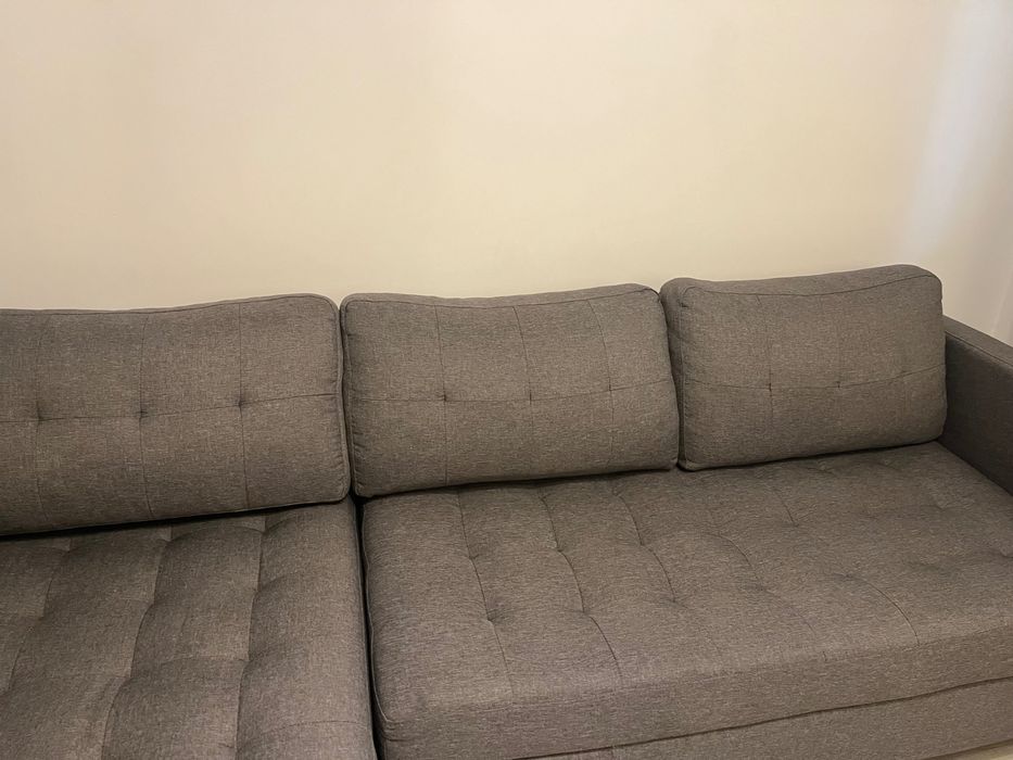 Vând canapea 3 locuri în stare excelentă neextensibila