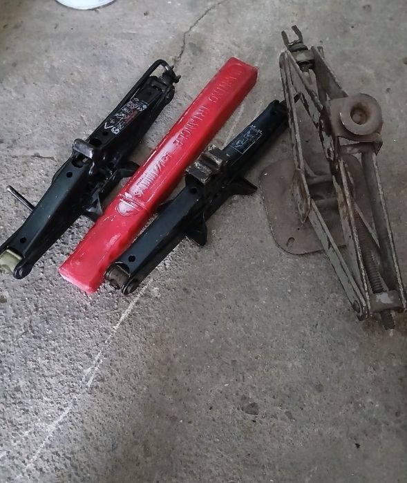 Cricuri  auto  si triunghi