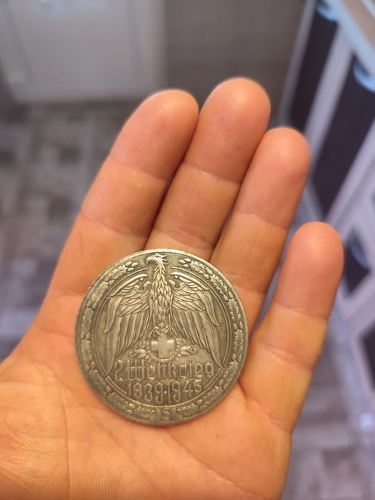 Monedă de colecție.din argint,sau placată.nu prea mă pricep.