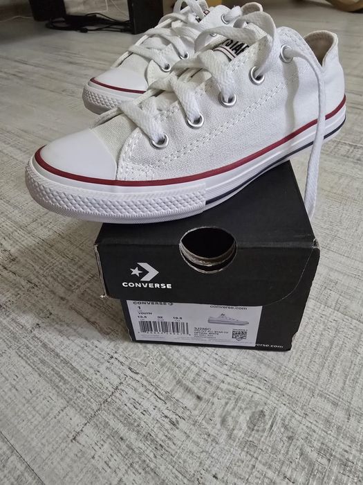 Adidasi Converse