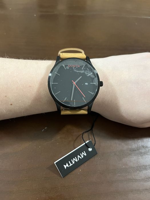 Нов часовник MVMT