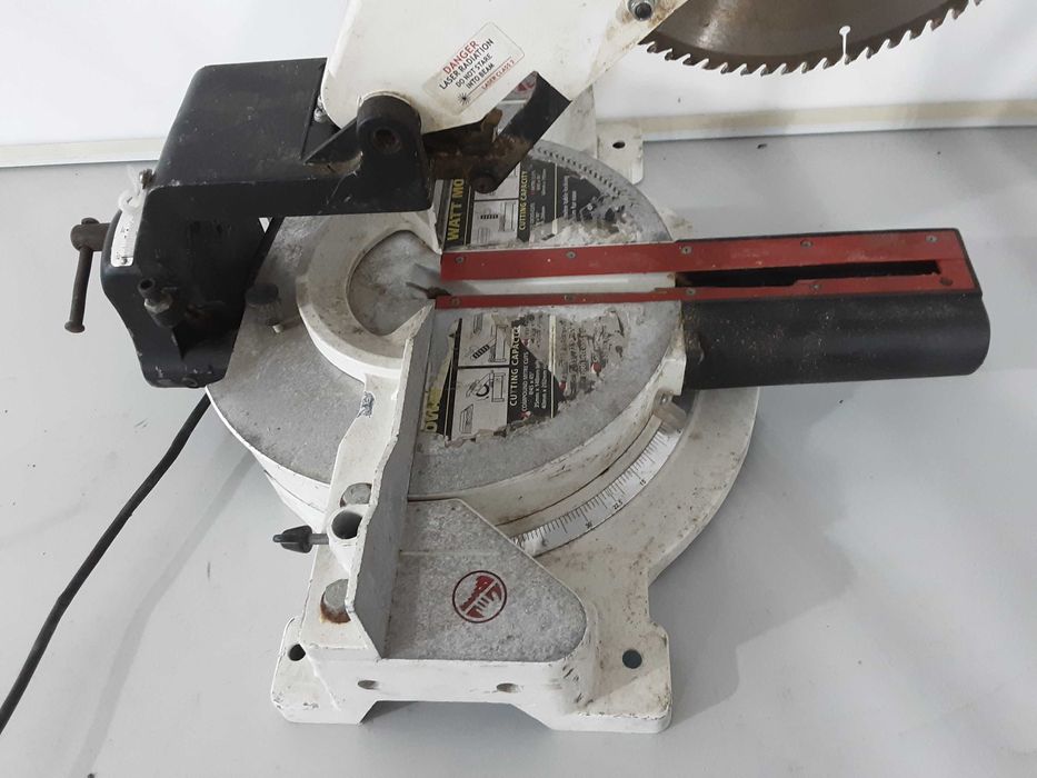 Циркуляр пендула - AXMINSTER 1500W / 254mm