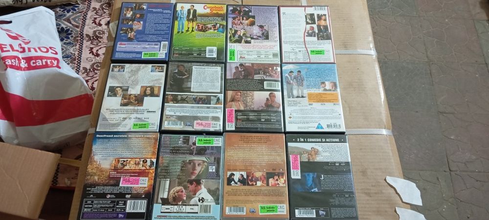 Vand lot filme dvd.uri 12 bucati