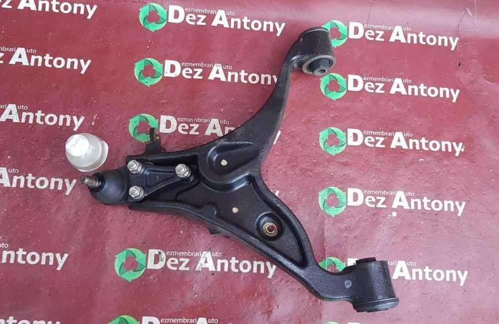 Brat suspensie dreapta fata NOU ORIGINAL Mitsubishi Pajero