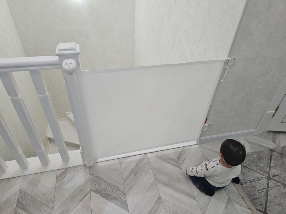 Ограждение для лестницы для защиты детей