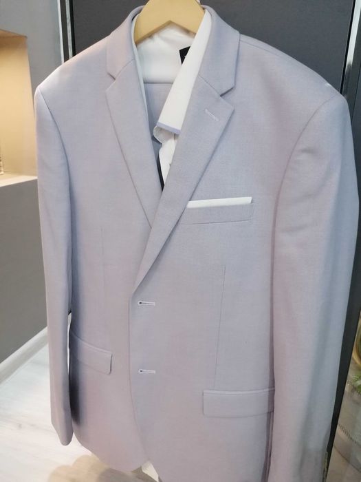 Мъжки официален костюм