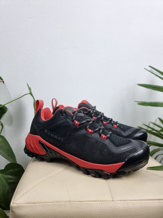 Ghete mammut sapuen trekking gtx hiking drumetii (nu lowa, the north face, scarpa, adidas, nike salomon garmont)