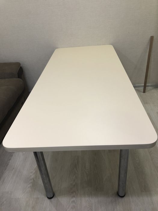 Стол кухонный