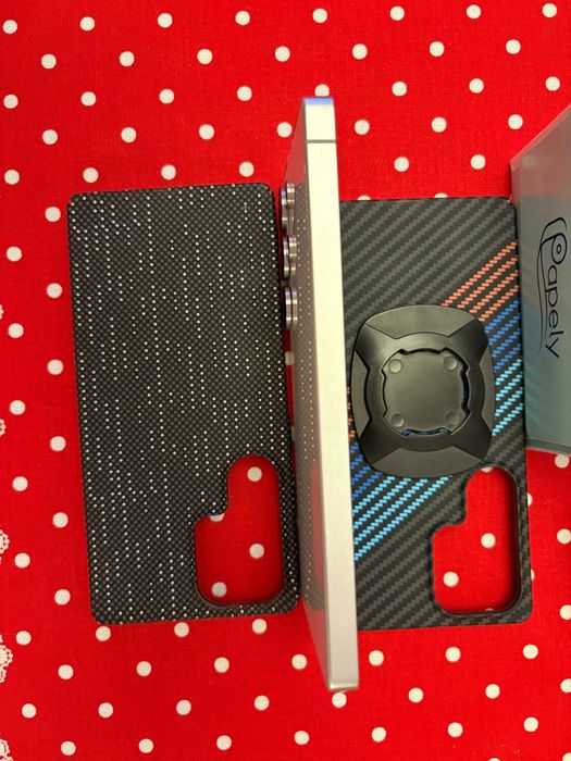 Vand S25 Ultra Titanium  WhiteSilver 256 Gb ,12 Gb Ram cu garantie emag pana 09.2027