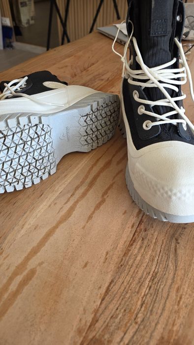 Високи, воднонепромокаеми кецове CONVERSE