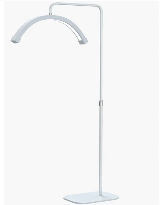Lampa semiluna cosmetica