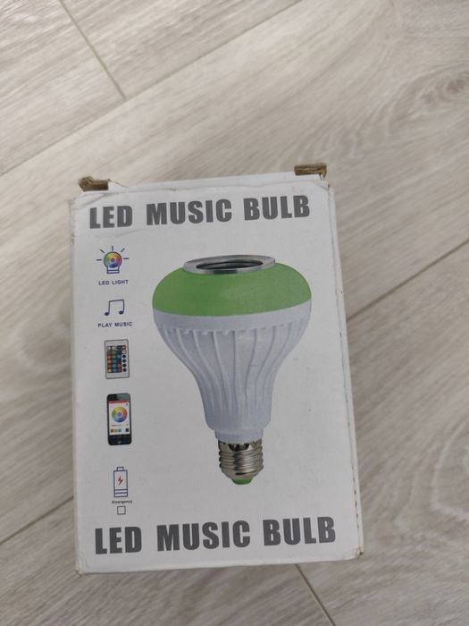Bec inteligent cu telecomanda, difuzor,  tip boxa, 12W, bluetooth