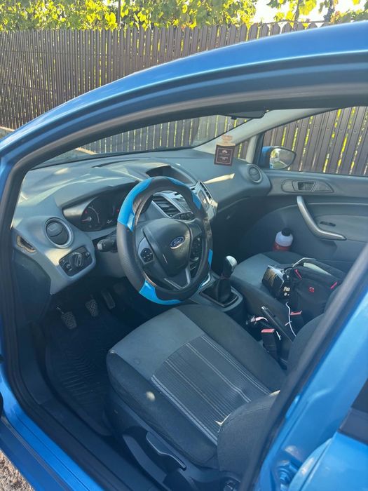 Vând Ford fiesta diesel