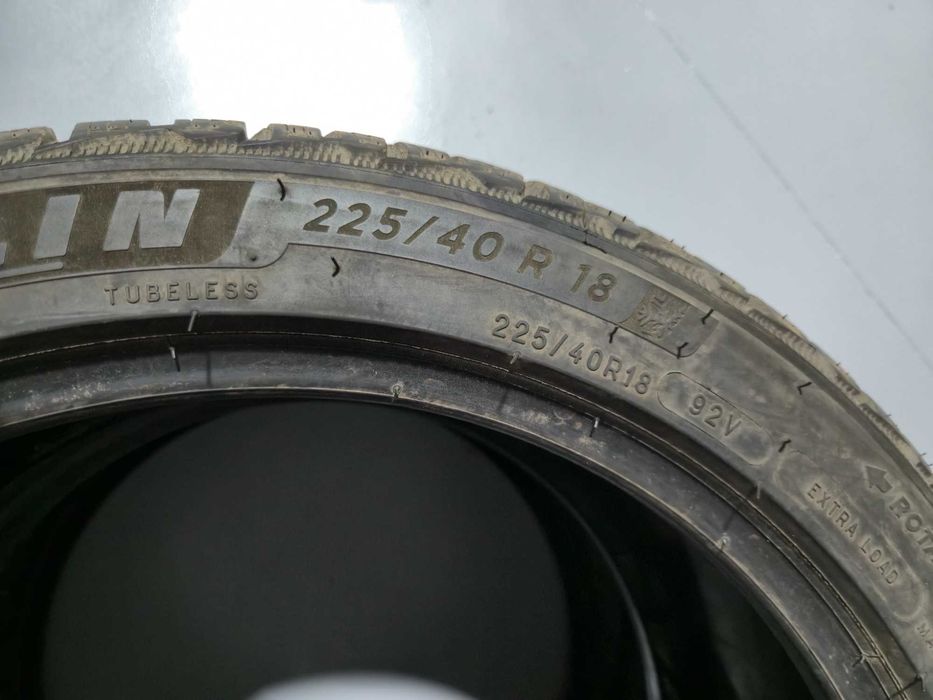 2 Anvelope M+S IARNA - 225/40/18 92Y XL - Michelin Pilot Alpin 5 - CA NOI - DOT 2021 !