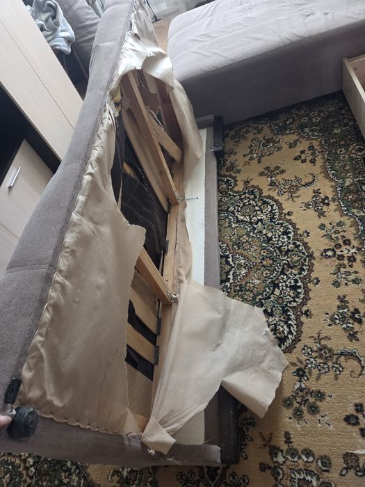 Отдам бесплатно диван