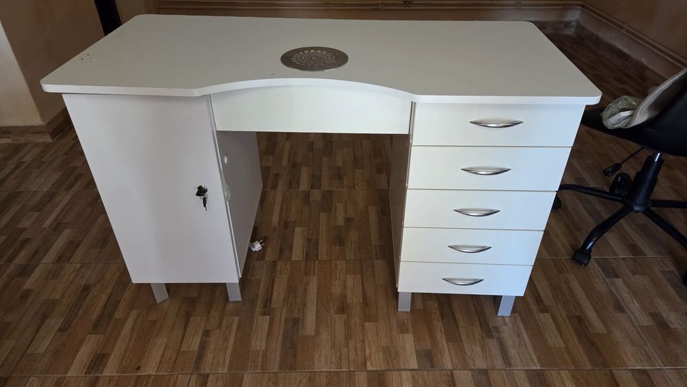 Masa manichiura perfor aspir