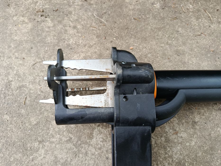 Dispozitiv de scos buruieni Fiskars W52