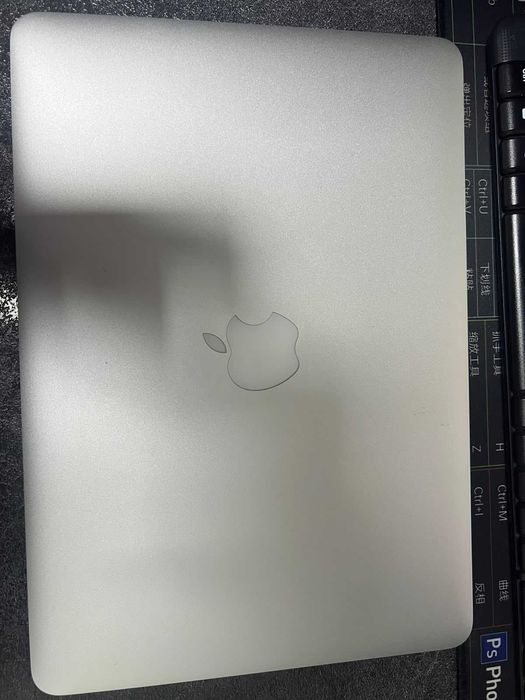 MacBook (A 1502)