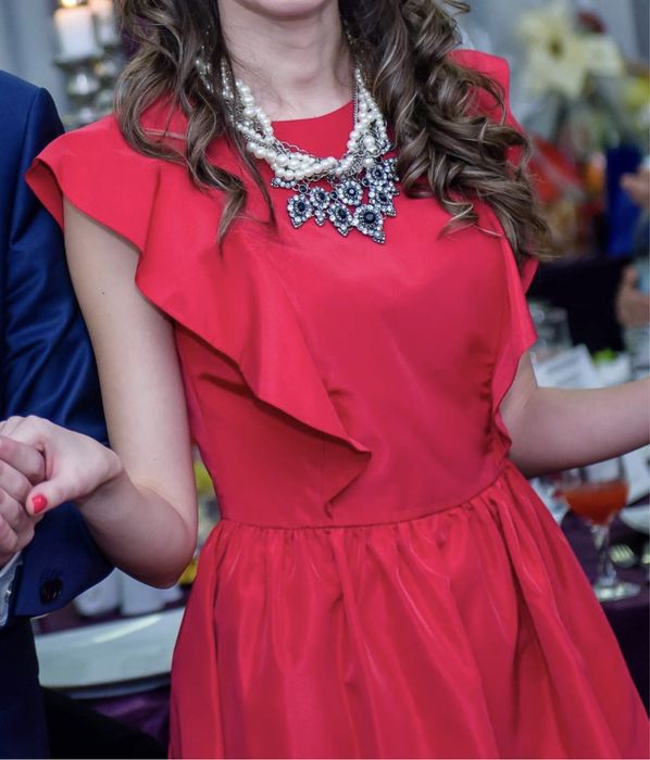 OFERTA!!! Rochie revelion Zara rosie + cadou lant Zara elegant